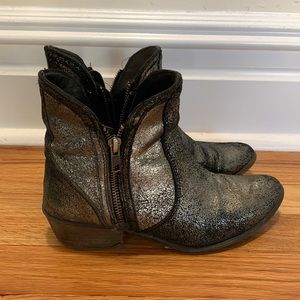 Silver leather Chelsea boots- Steve Madden